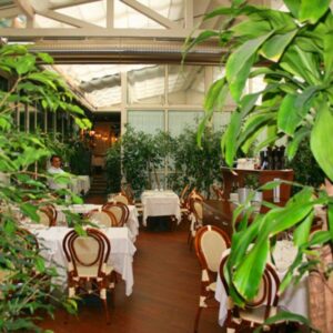 osteria tavoli con piante